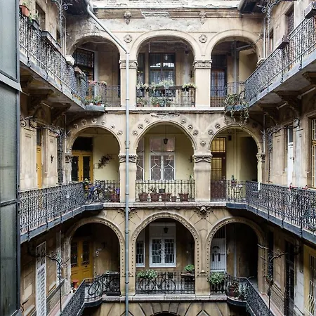 Downtown Design Flat * Budapeste